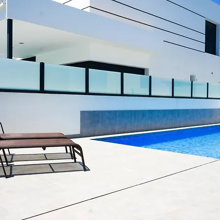 Villa Dolores Vila *